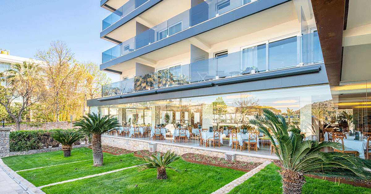 Een foto van de buitenkant van Hotel Eden Soller