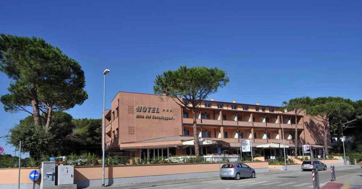 Een foto van de buitenkant van Hotel Riva dei Cavalleggeri