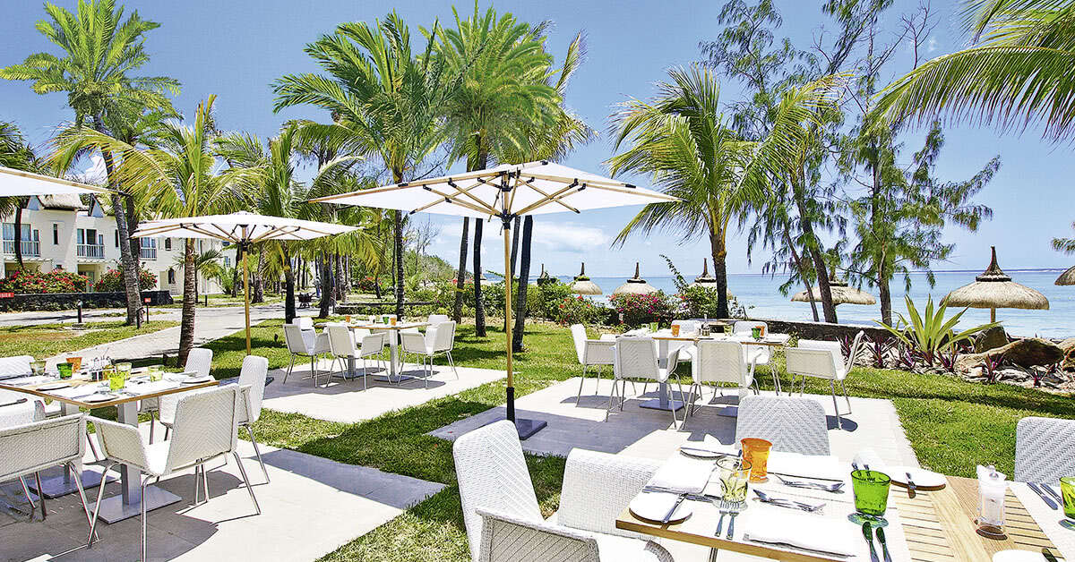 Een foto van het terras bij Ambre Resort & Spa