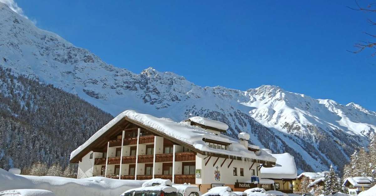 Een foto van de buitenkant van Alpina Mountain Resort