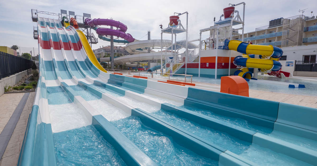 Een foto van het zwembad bij Golden Taurus Aquapark Resort