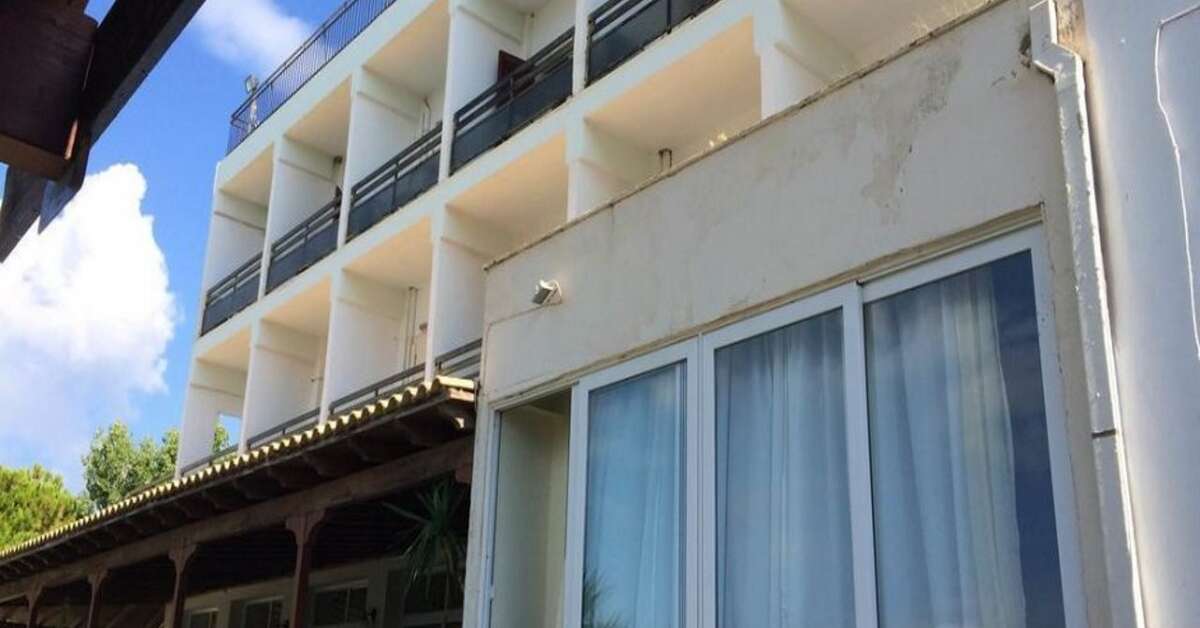 Ein Foto von der Außenansicht des Irinna Hotel