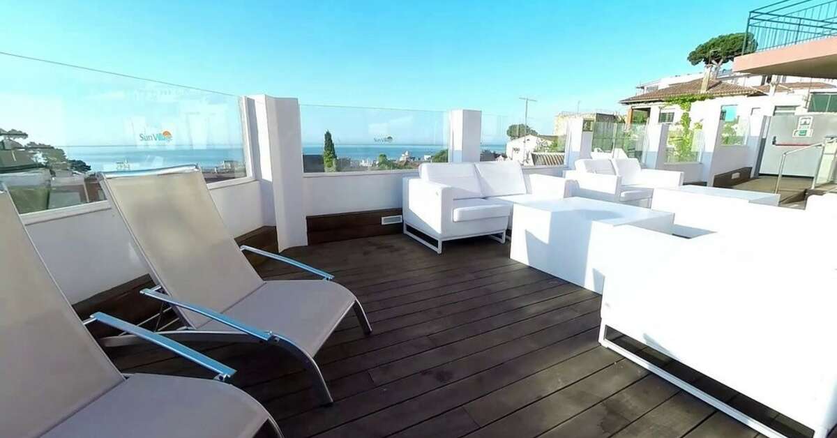 Een foto van het terras bij Alegria Sun Village