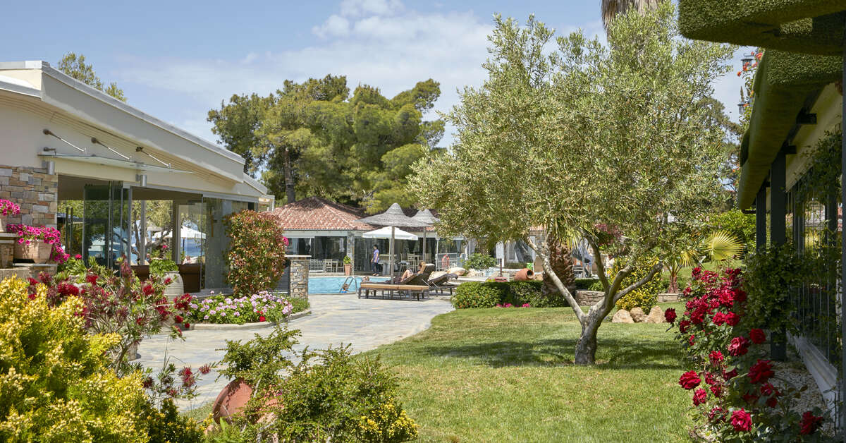 Een foto van het terras bij Anthemus Sea Beach Hotel & Spa