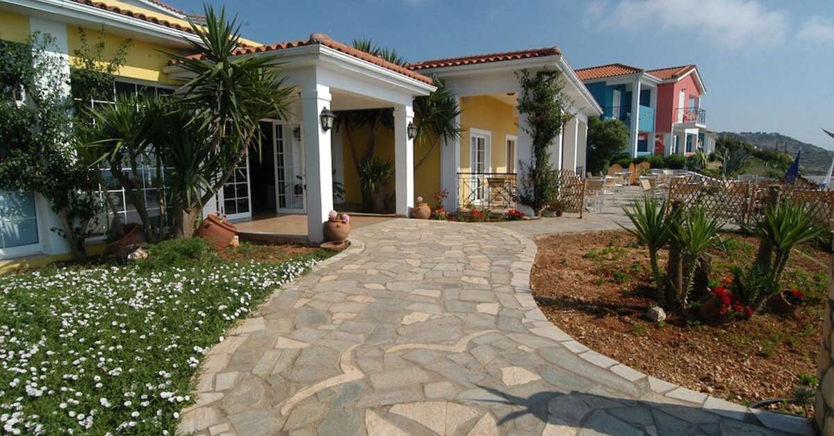 Een foto van de buitenkant van Porto Skala Hotel