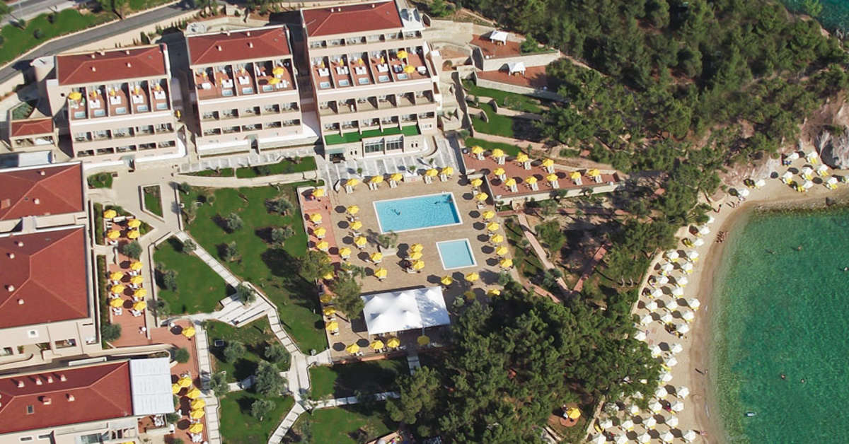 Een foto van het zwembad bij Royal Paradise Beach Resort & Spa