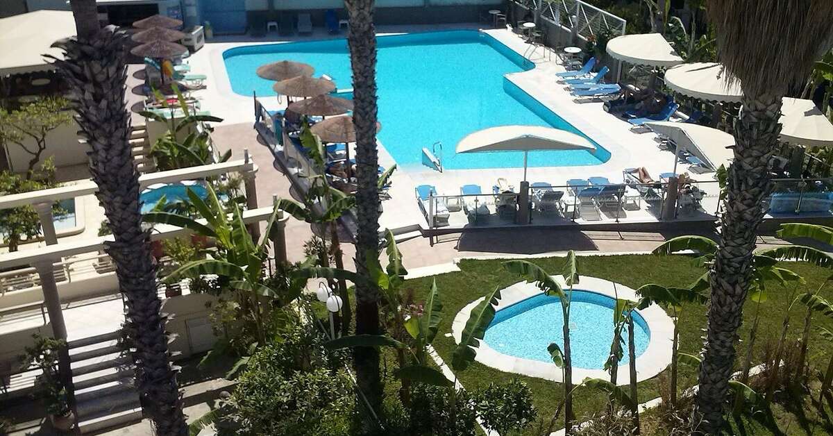 Een foto van het zwembad bij Astron Hotel Kos