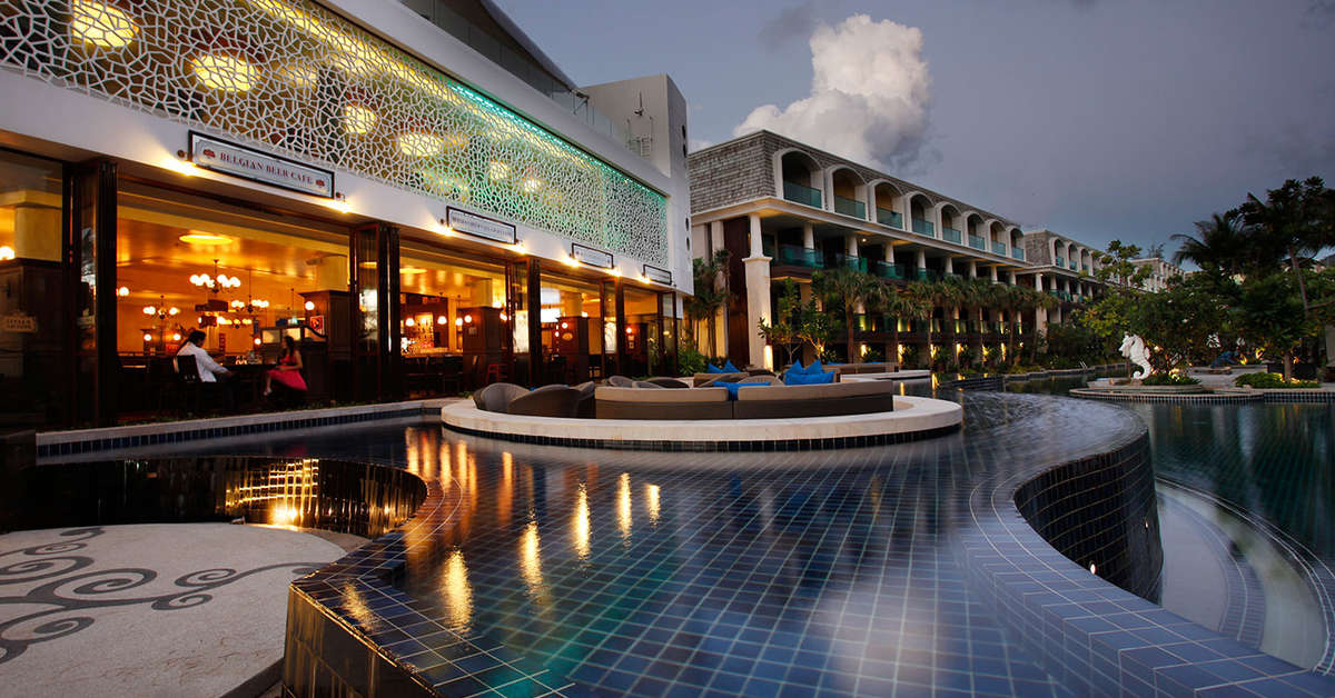 Een foto van het zwembad bij Phuket Graceland Resort & Spa