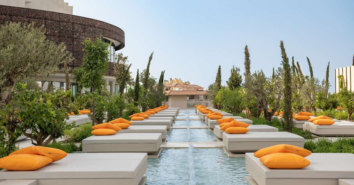 Een foto van het terras bij Higueron Hotel Malaga