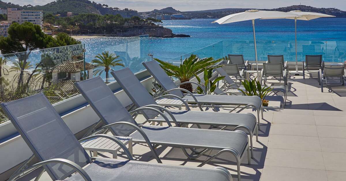 Ein Foto von der Terrasse im Paguera Treff Boutique Hotel