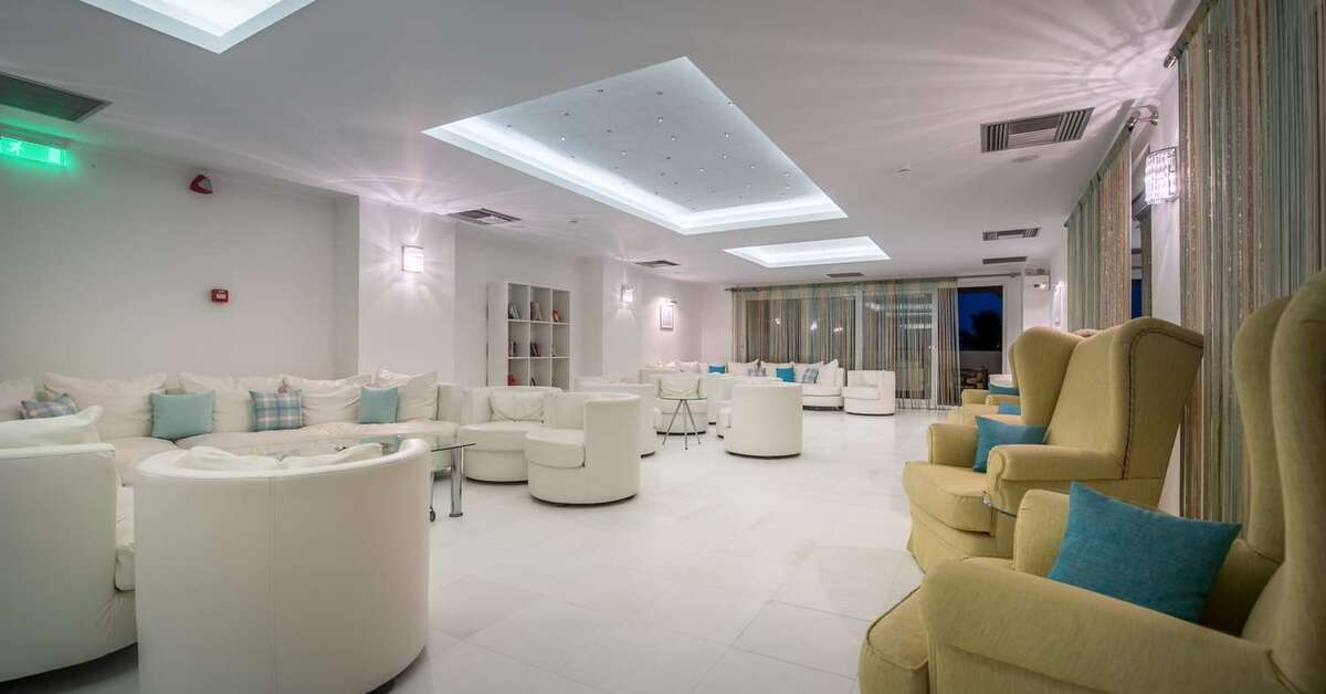 Een foto van het interieur van Galaxy Beach Resort
