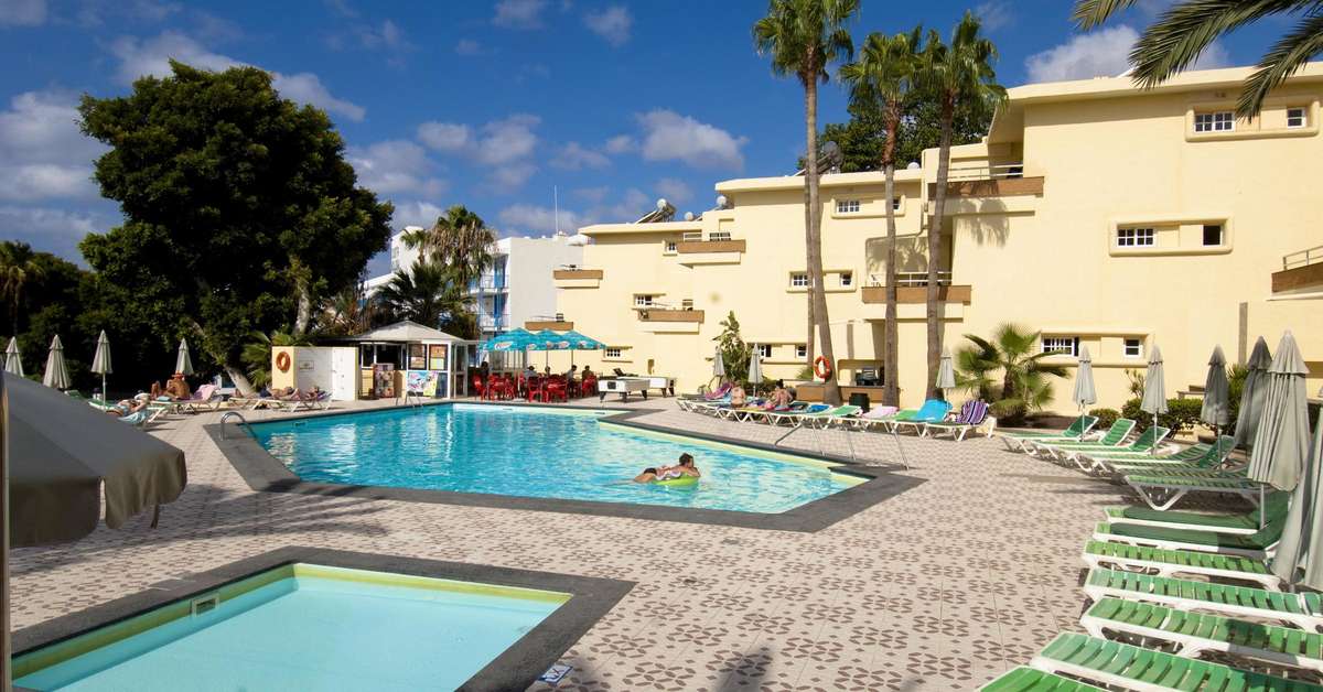 Ein Foto vom Pool im Blue Sea El Dorado Apartments