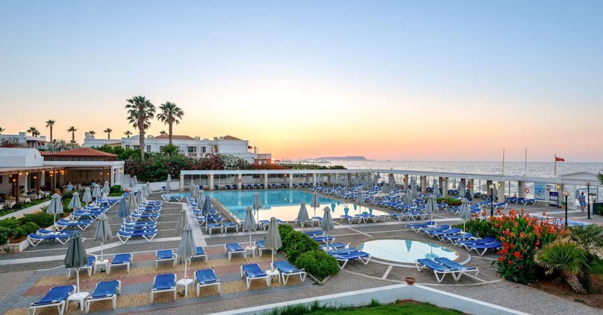 Een foto van het zwembad bij Annabelle Beach Resort