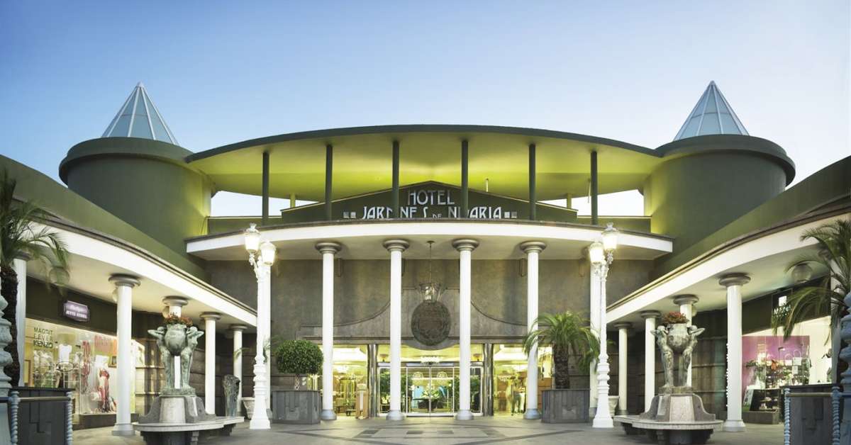 Een foto van de buitenkant van Roca Nivaria Gran Hotel