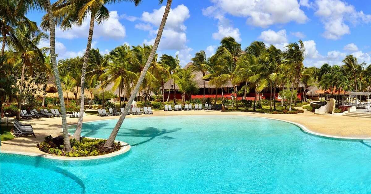 Een foto van het zwembad bij Catalonia Bayahibe
