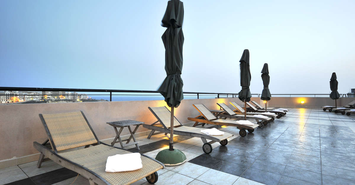Een foto van het terras bij Hotel Calypso