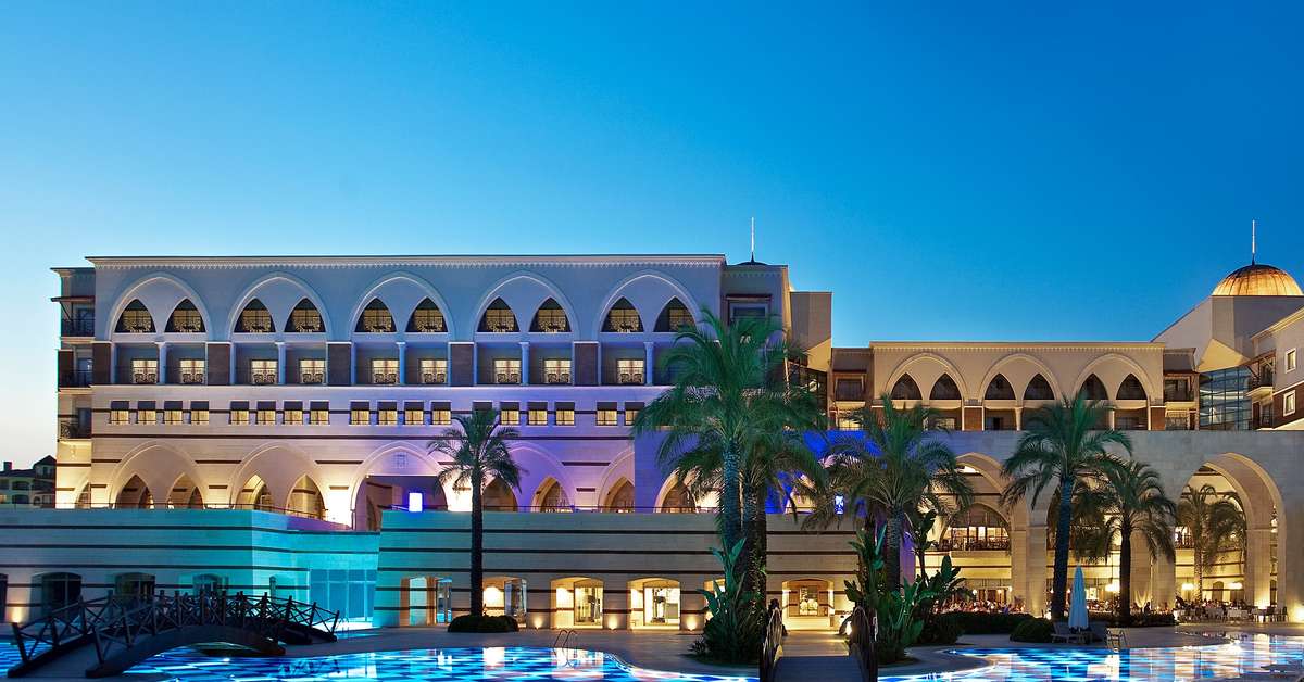 Een foto van het zwembad bij Kempinski Hotel The Dome
