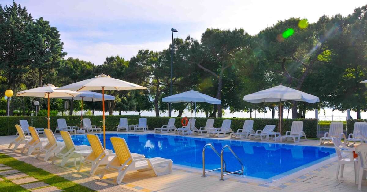 Een foto van het zwembad bij Hi Hotels Sirmione