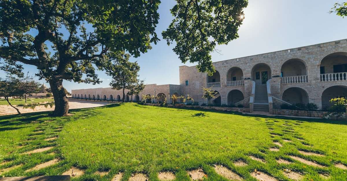 Een foto van het terras bij Masseria Grieco