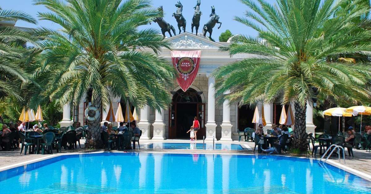 Ein Foto vom Pool im Yetkin Club Hotel
