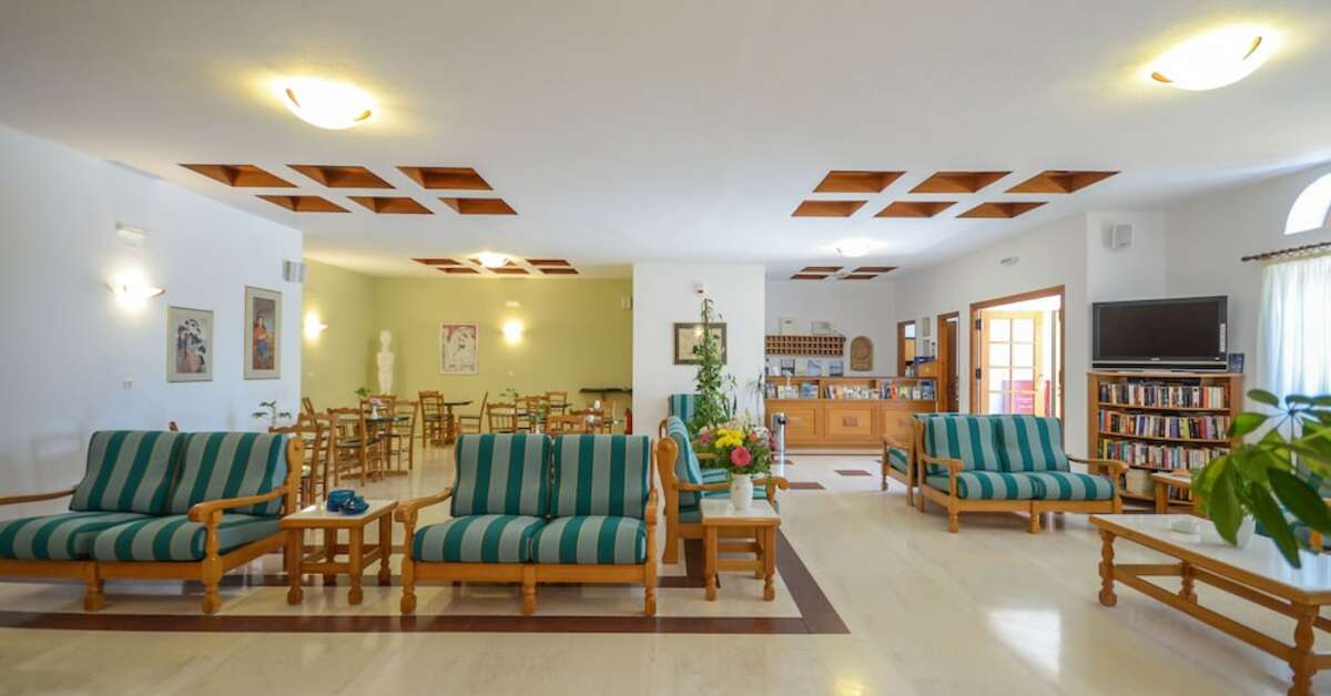 Een foto van het interieur van Proteas Hotel & Suites