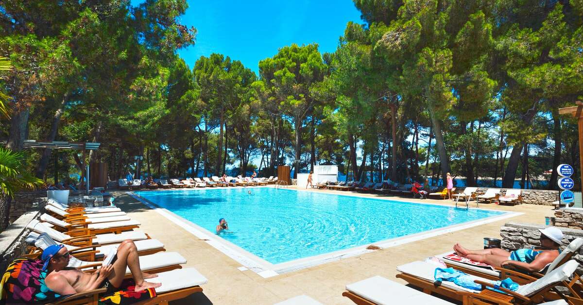 Een foto van het zwembad bij Villa Galijot Plava Laguna
