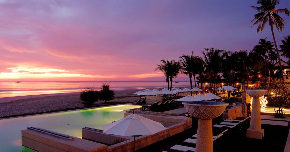 Een foto van het zwembad bij Apsara Beachfront Resort & Villa