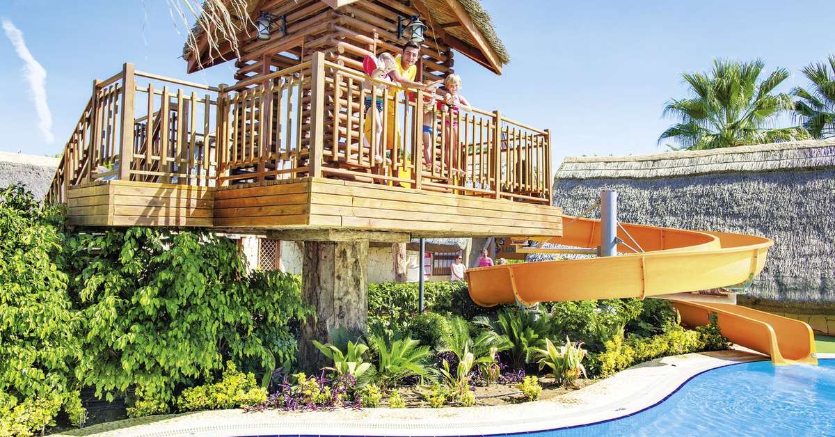 Een foto van het zwembad bij TUI Magic Life Belek