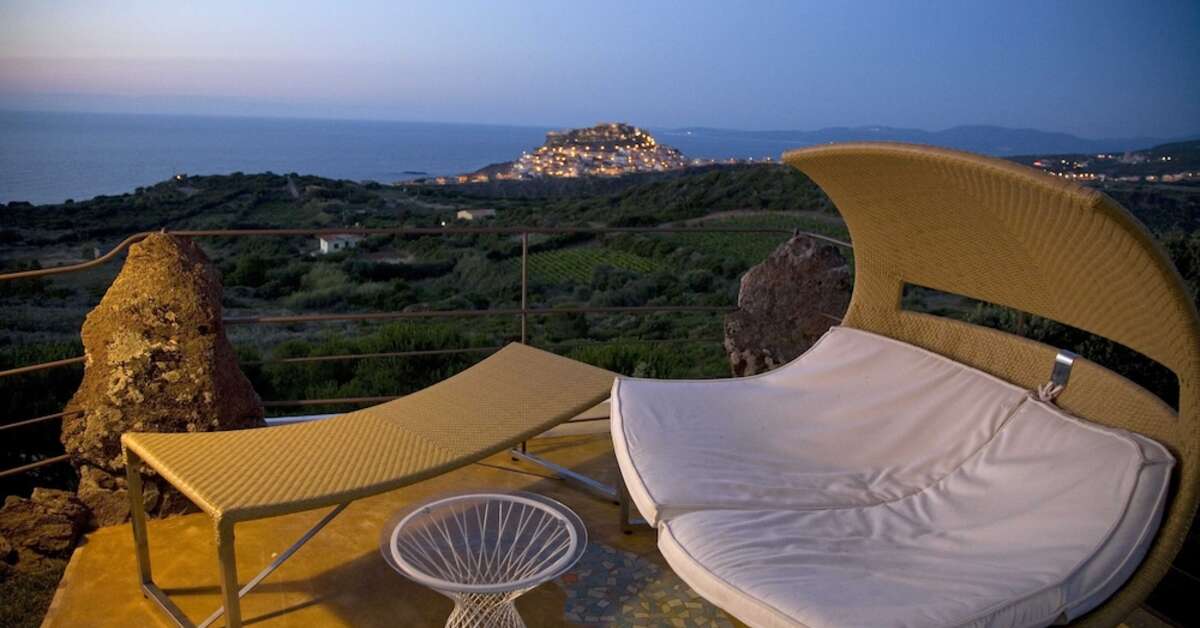 Een foto van het terras bij Bajaloglia Resort