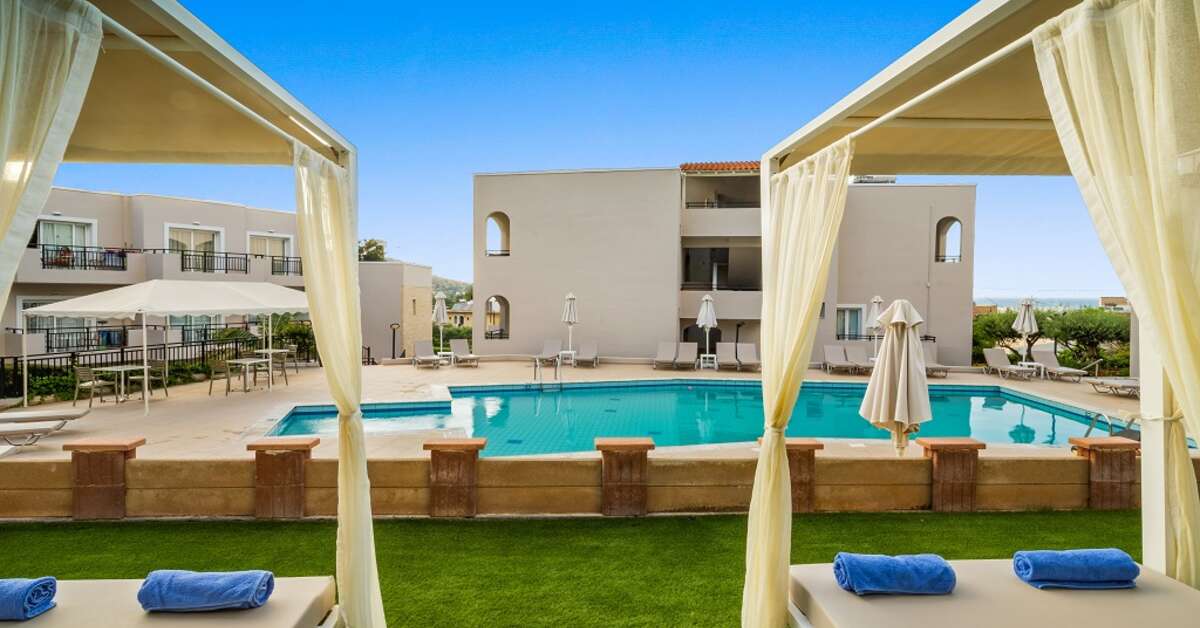 Ein Foto vom Pool im Rainbow Apartments