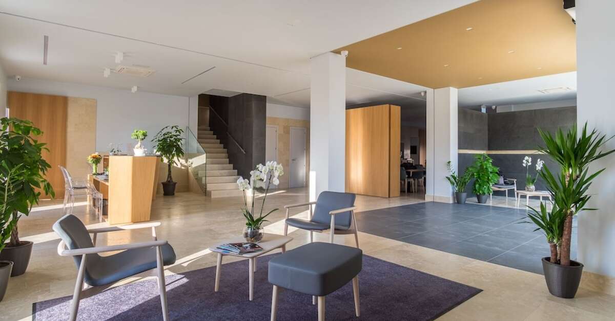 Een foto van het interieur van Netum Hotel