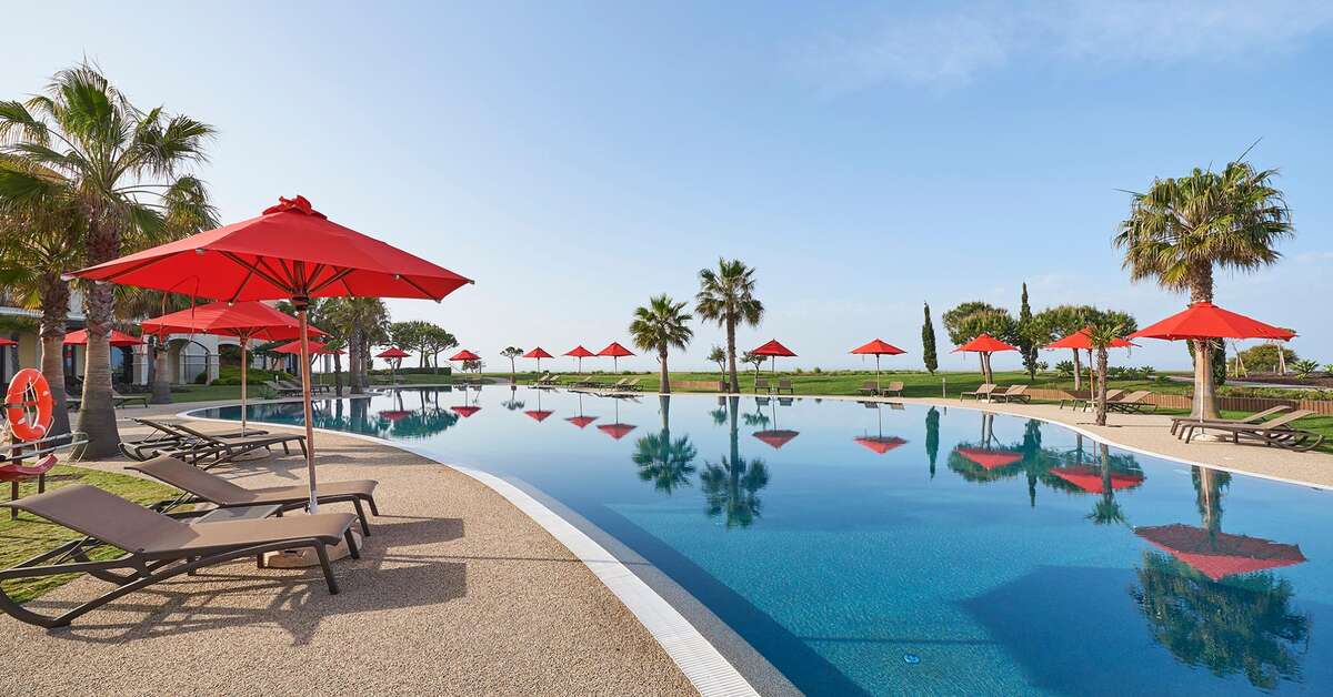 Een foto van het zwembad bij Cascade Resort Algarve