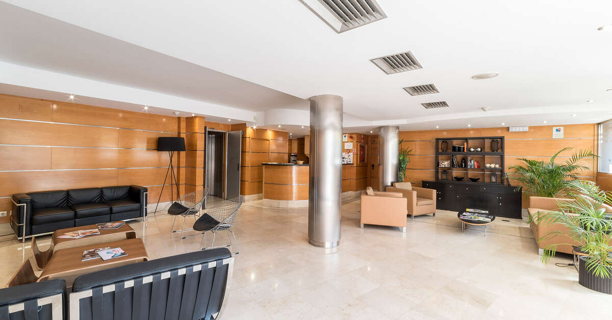 Een foto van het interieur van Hotel Infanta Mercedes