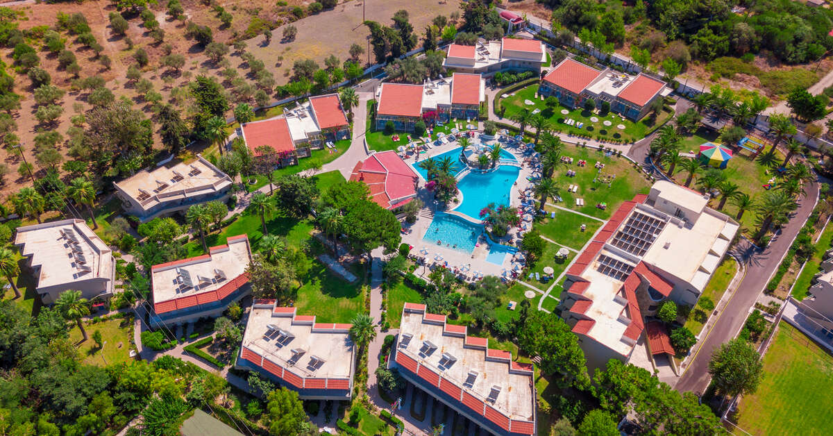 Een foto van het zwembad bij Filerimos Village Hotel