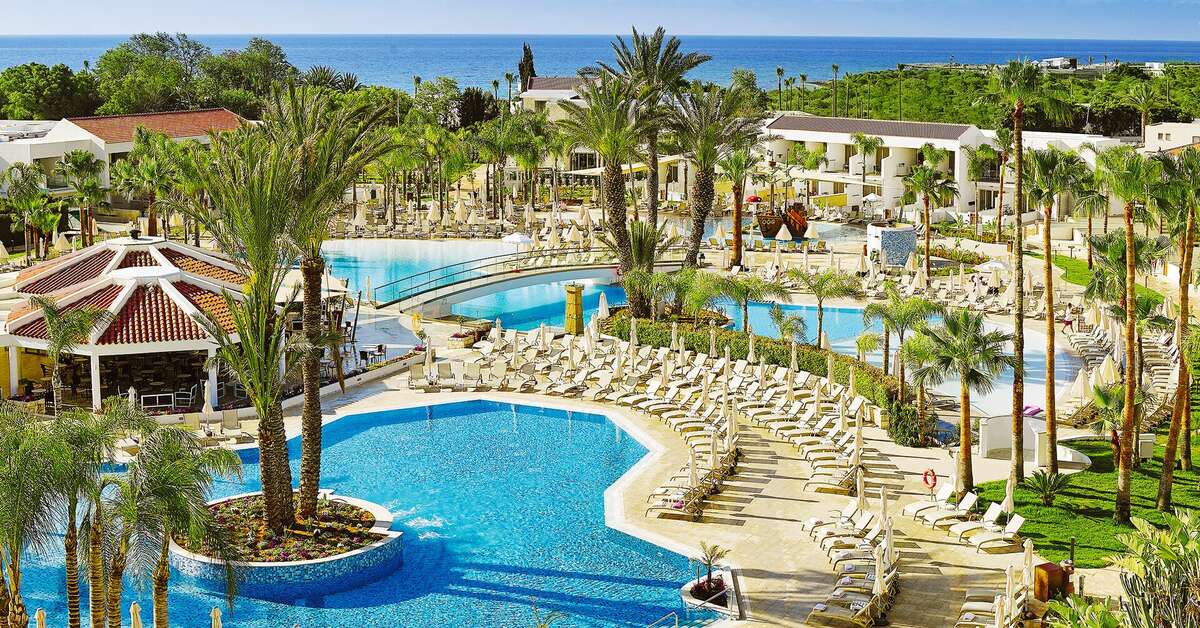 Een foto van het zwembad bij Olympic Lagoon Resort Ayia Napa