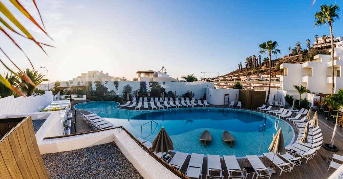 Een foto van het zwembad bij Ohasis Boutique Suites
