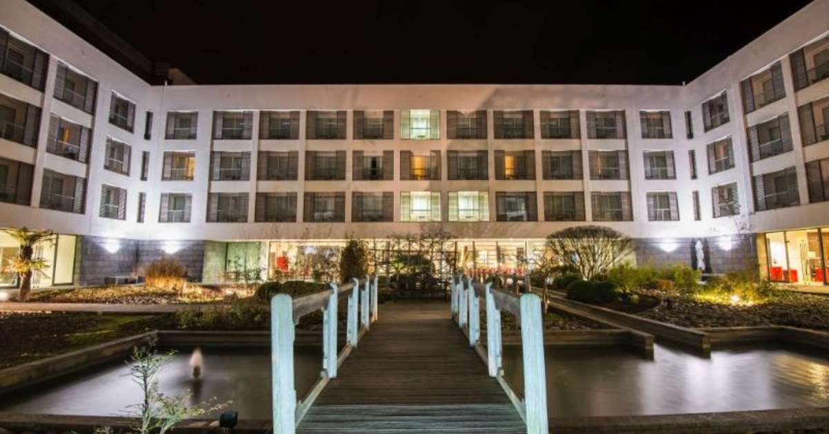 Een foto van de buitenkant van Azoris Royal Garden Hotel