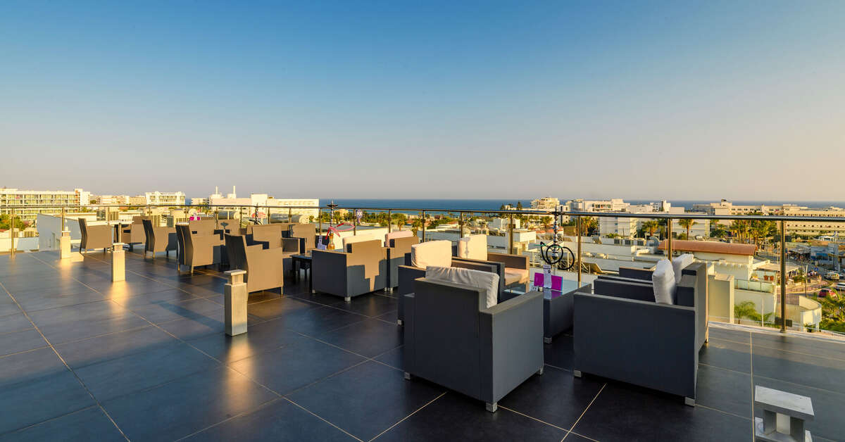 Een foto van het terras bij Tasia Maris Oasis