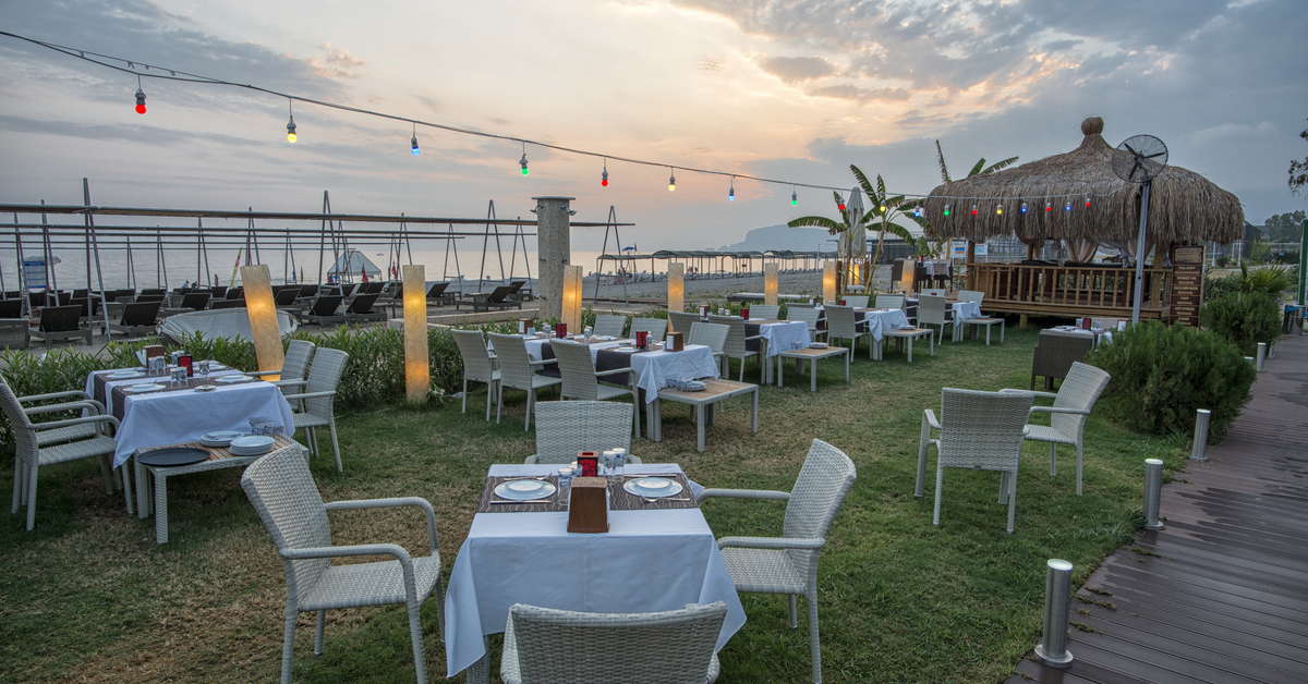 Een foto van het terras bij Hotel Michell & Spa