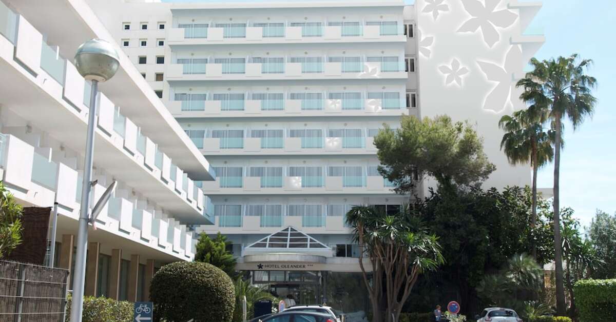 Een foto van de buitenkant van Hotel Oleander