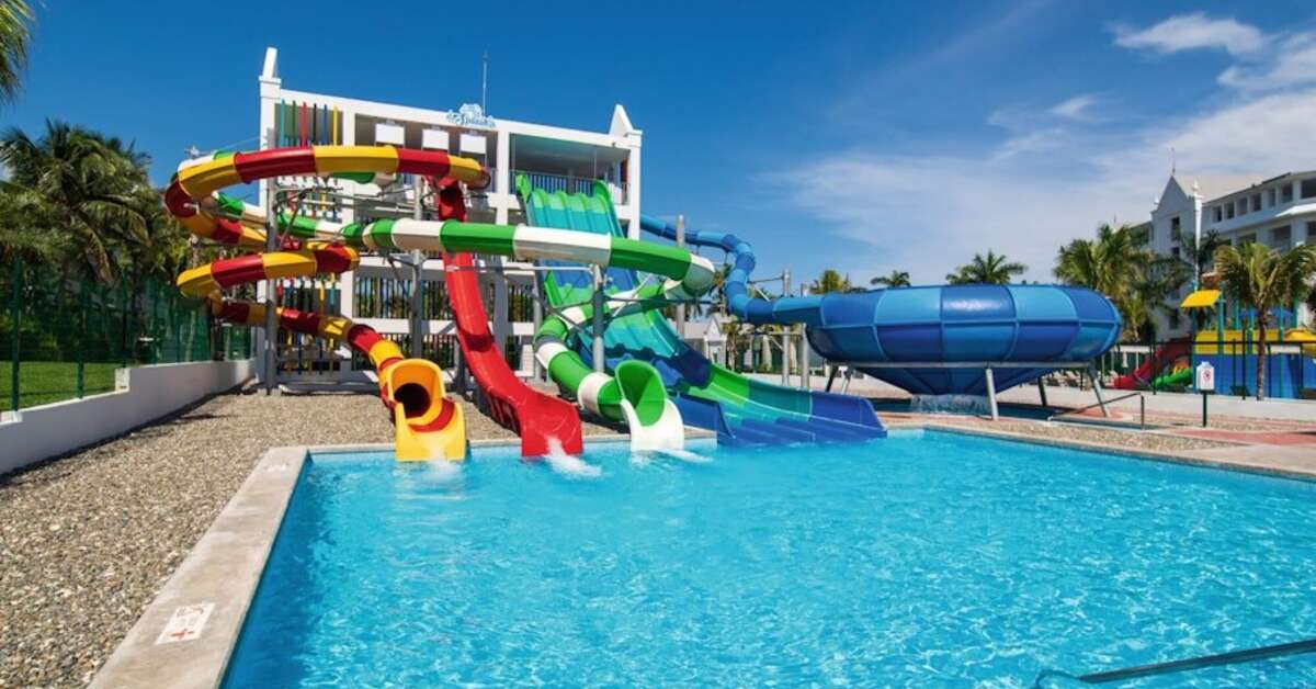 Een foto van het zwembad bij Riu Ocho Rios