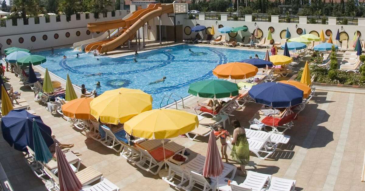 Een foto van het zwembad bij Arabella World Hotel