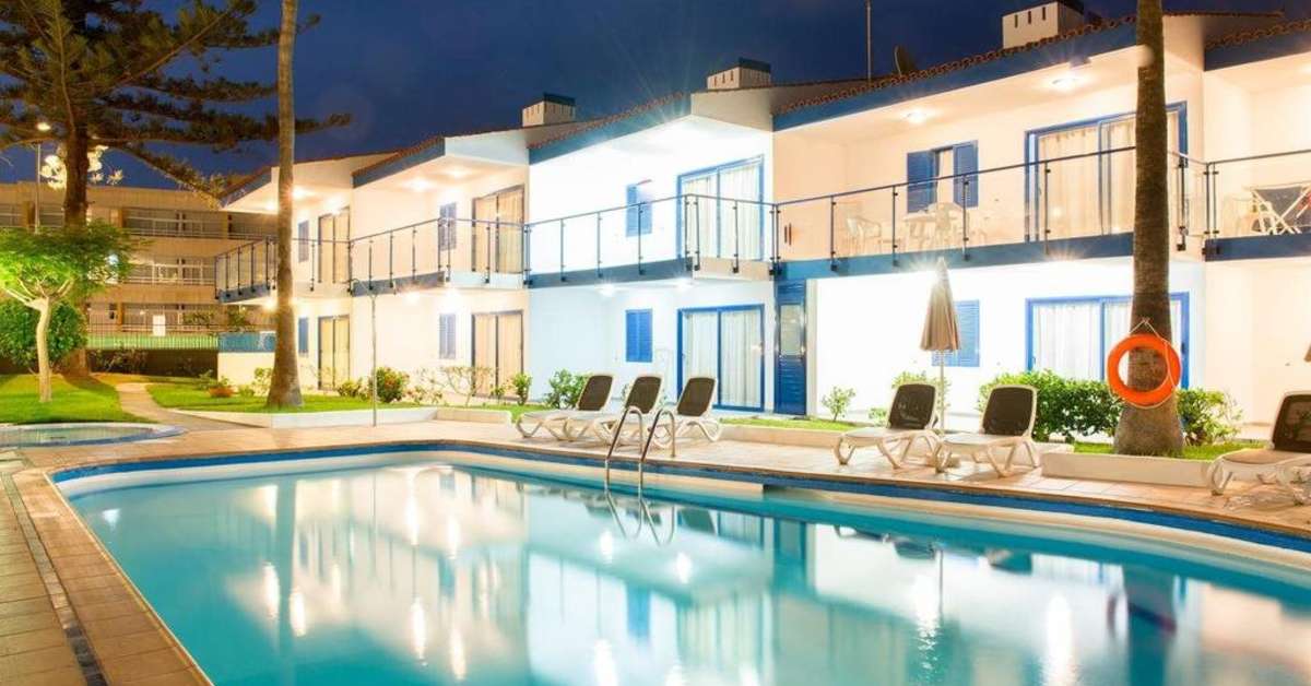 Een foto van het zwembad bij Appartementen Los Caribes I