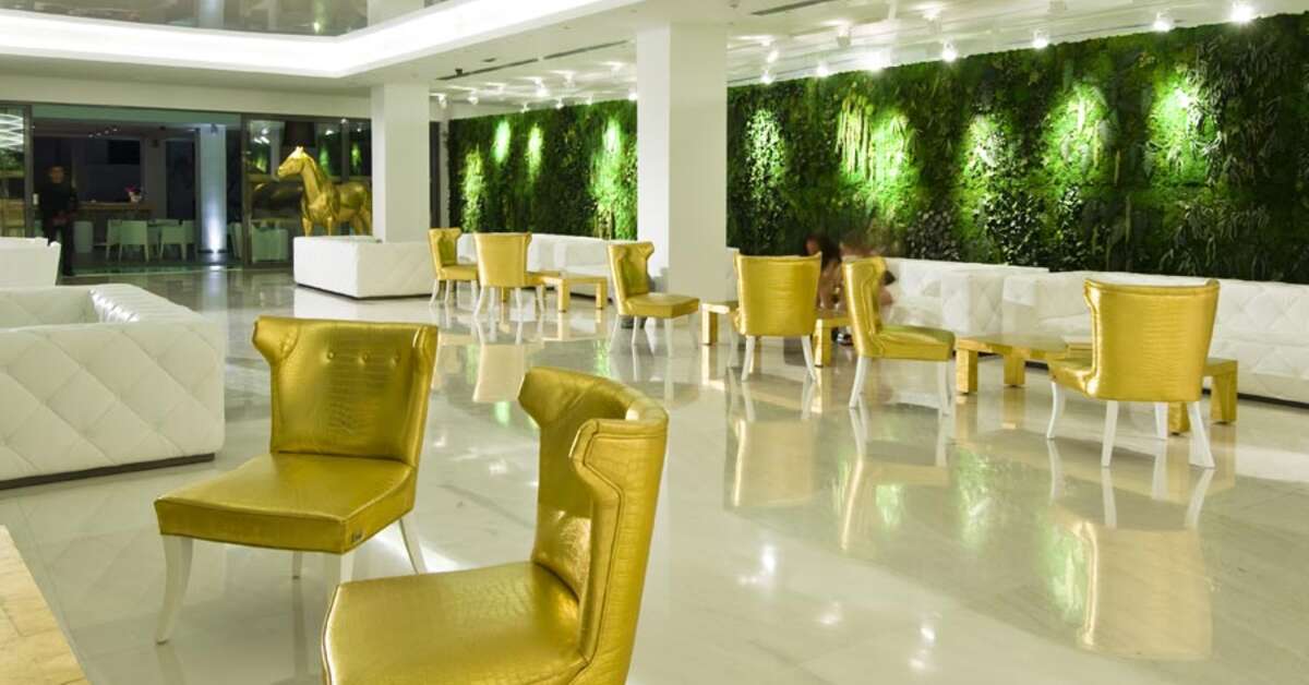 Een foto van het interieur van Diamond Deluxe Hotel