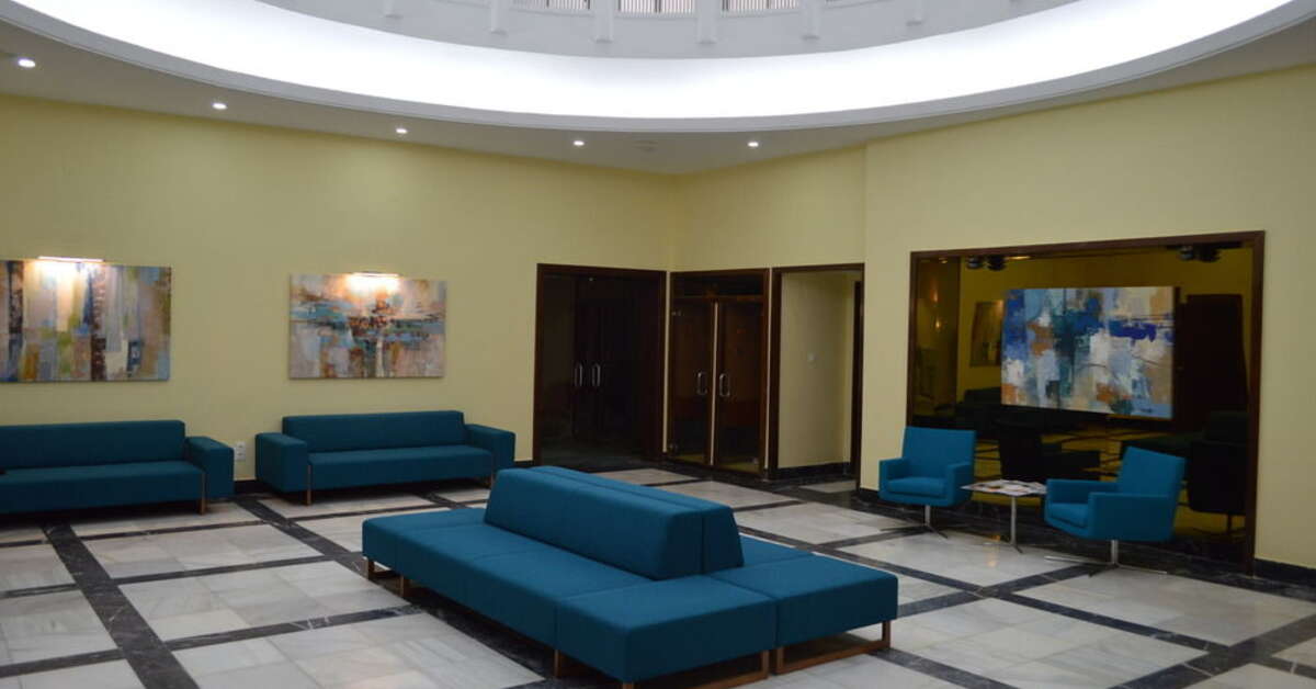 Een foto van het interieur van Hotel de Francia y Paris