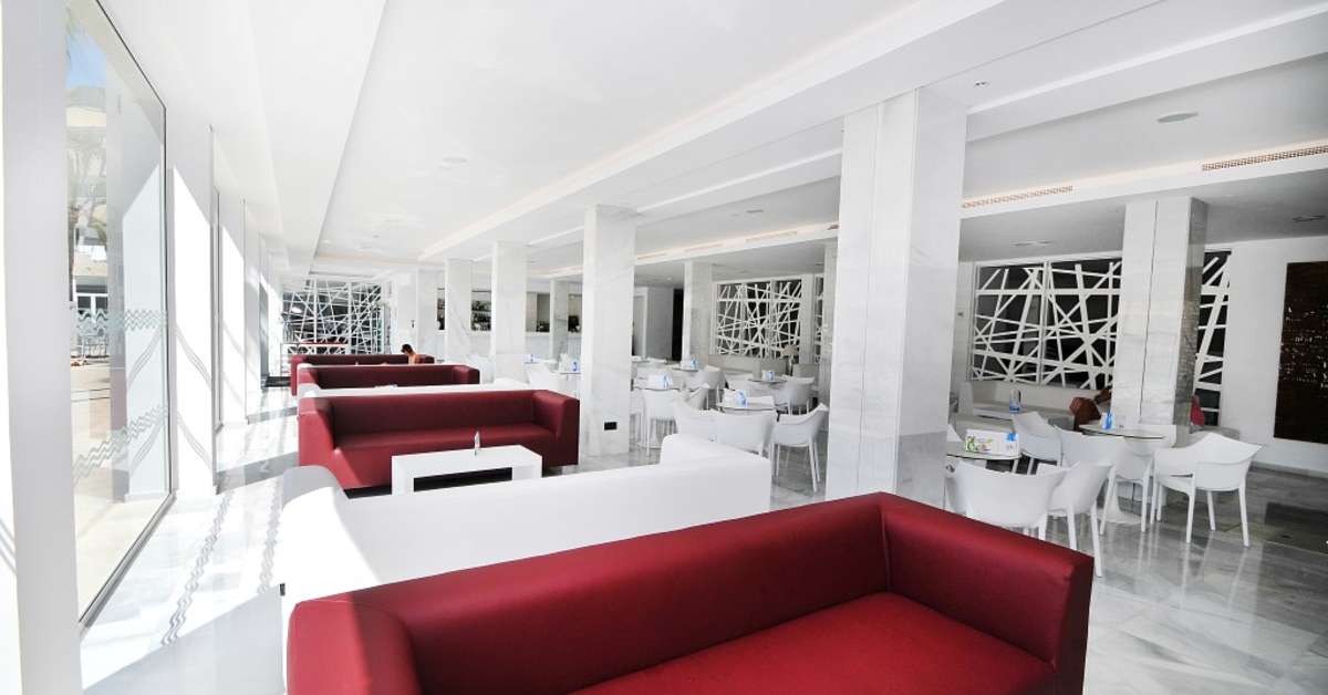 Een foto van het interieur van MarSenses Rosa del Mar & Spa