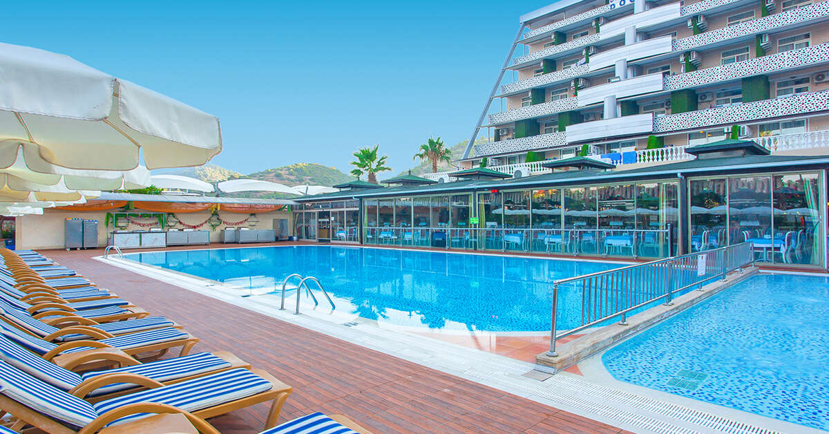 Een foto van het zwembad bij Doganay Beach Club