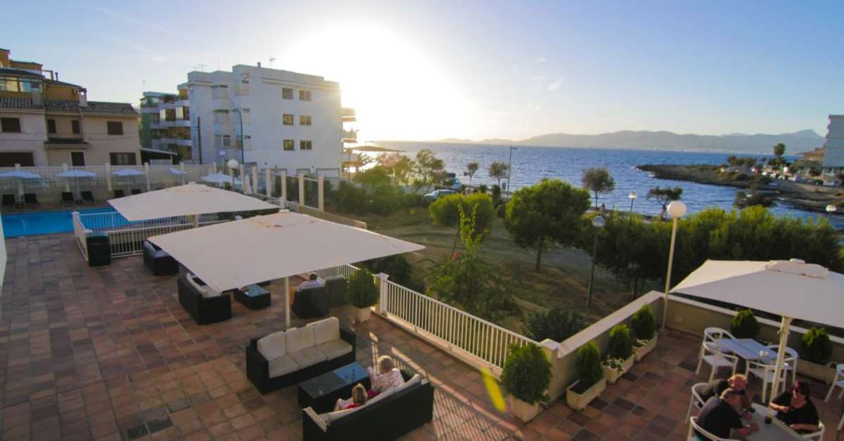 Ein Foto von der Terrasse im BQ Apolo Hotel