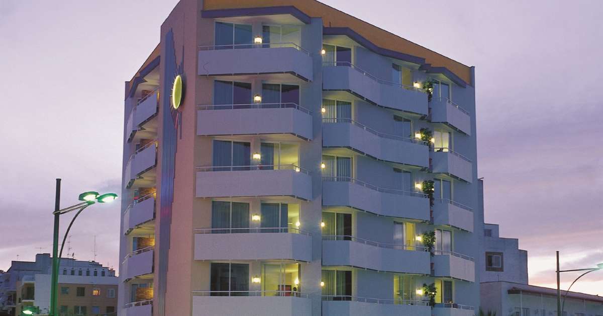 Een foto van de buitenkant van Appartementen Lloret Sun