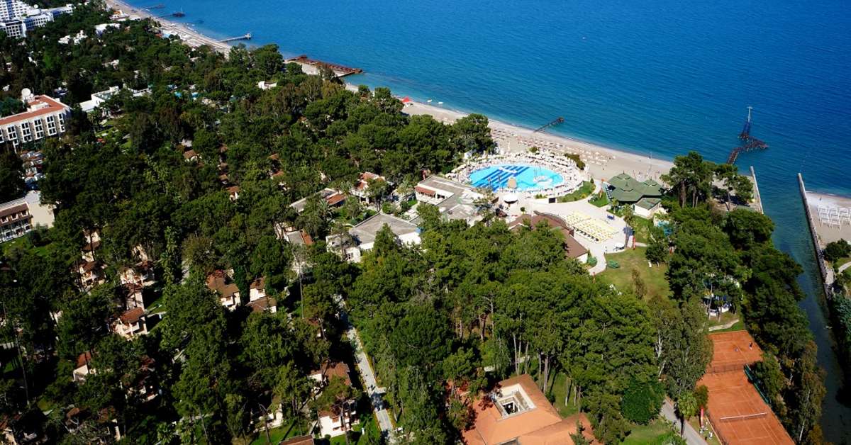 Een foto van de buitenkant van Kimeros Park Holiday Village